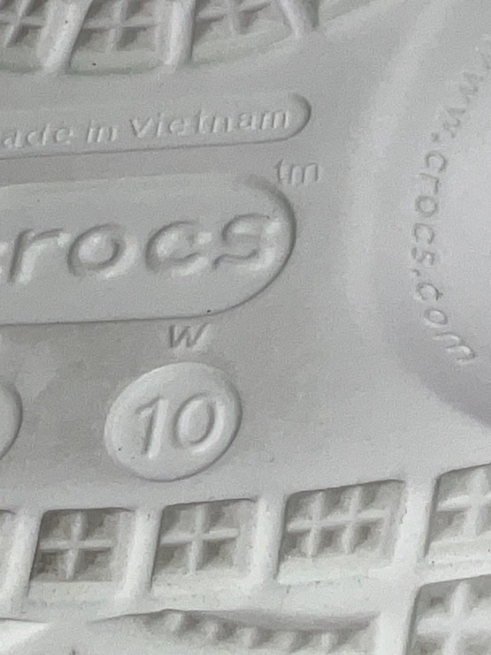 Crocs Classic Fresh Fruit Clogs-White/Limes. New. US Women’s 10/Men’s 8-8.5 - Picture 3 of 3
